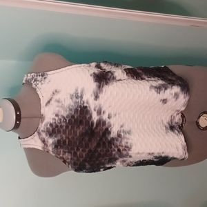 NWOT Rue + form fitting tye dyed Tank